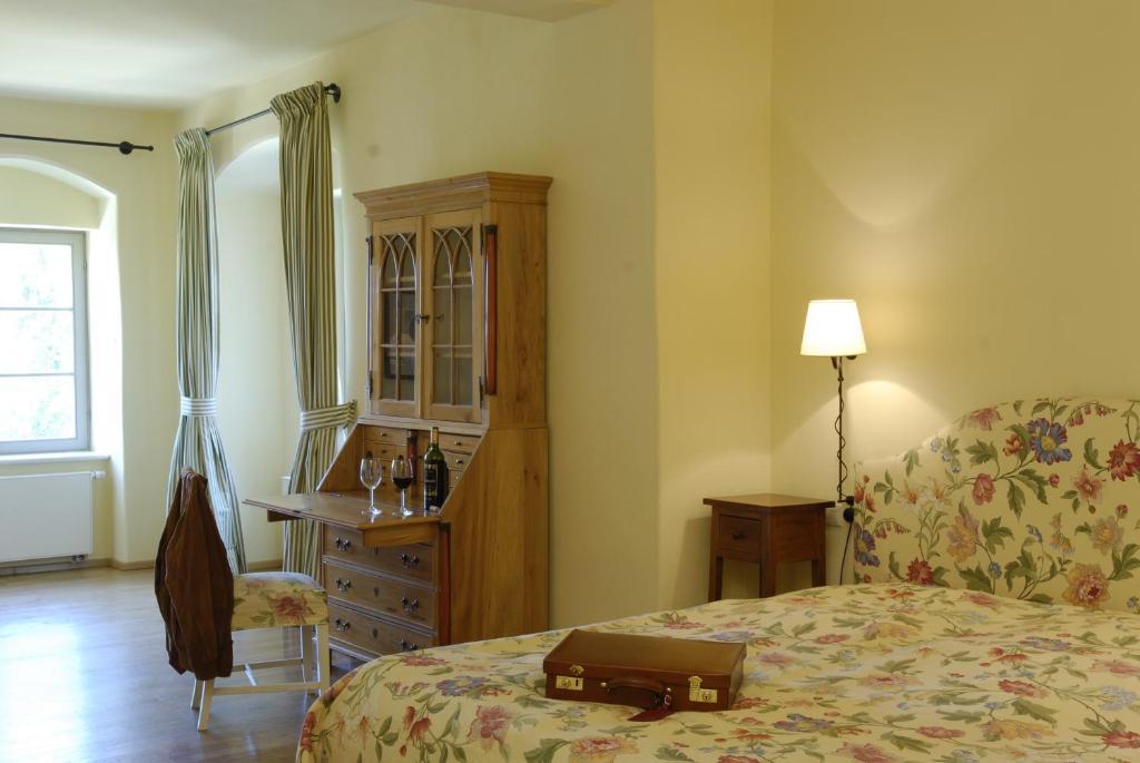 Hotel Schloss & Gut Ulrichshusen Oda fotoğraf